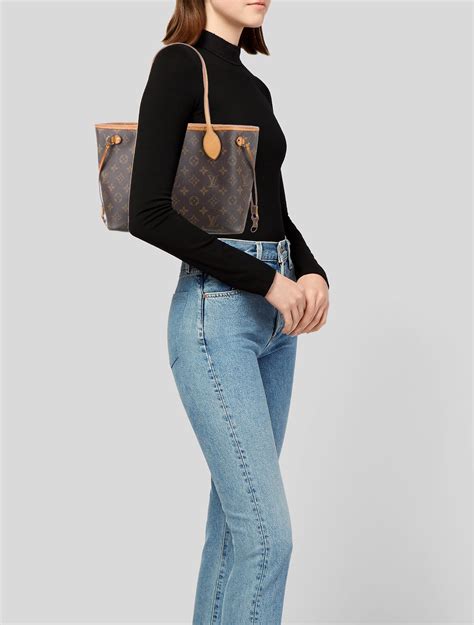 neverfull pm monogram